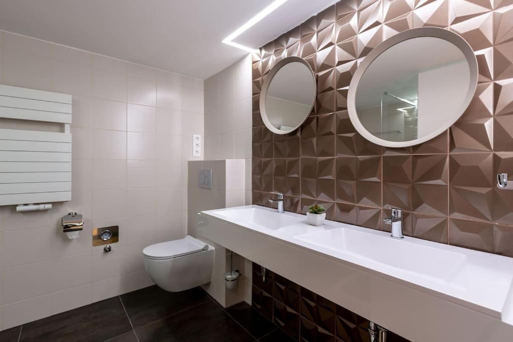 Premium Apartment By Hi5-King Street'S Luxury Budapest Exterior photo