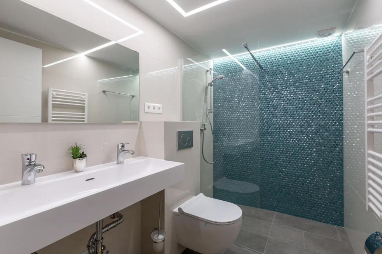 Premium Apartment By Hi5-King Street'S Luxury Budapest Exterior photo